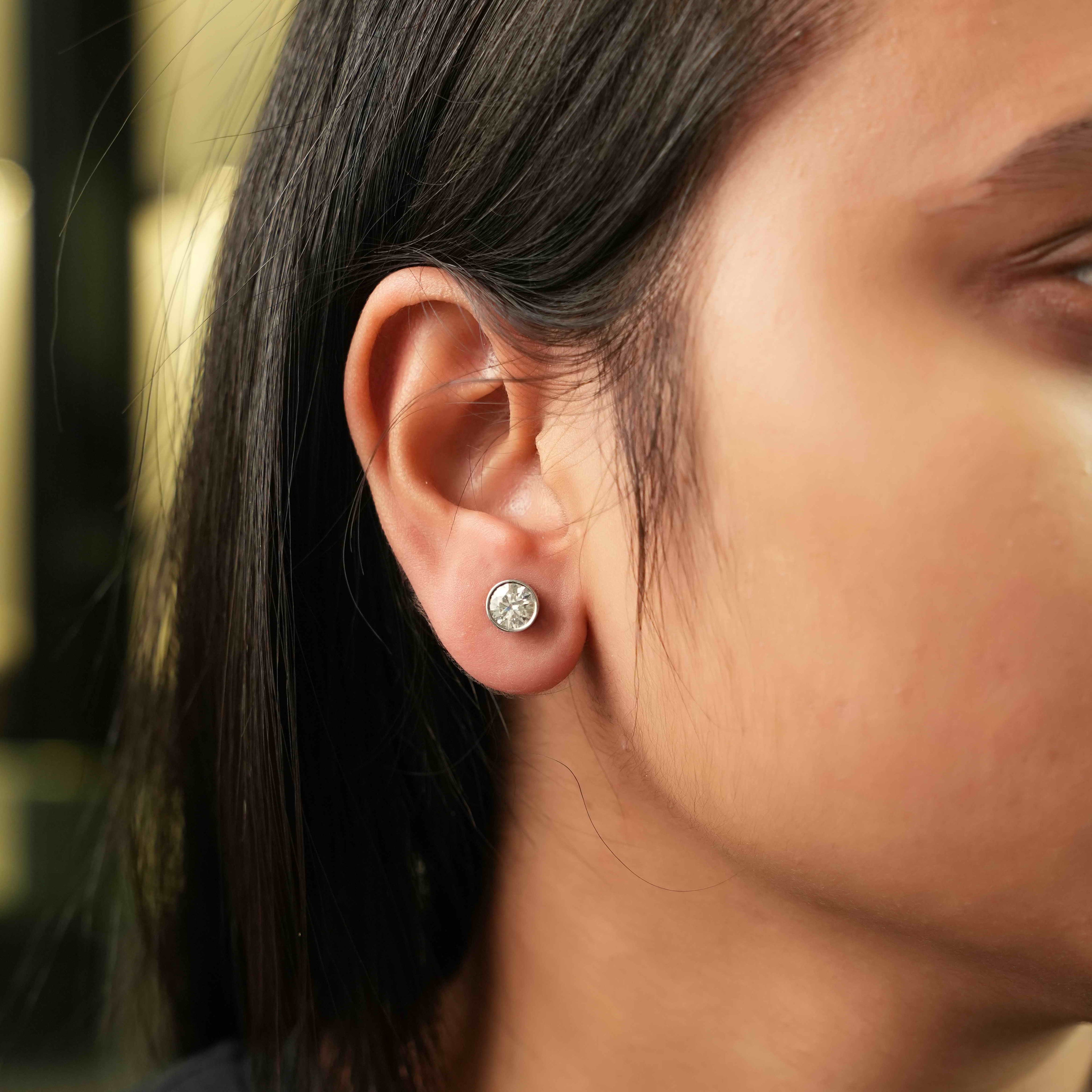 925 Sterling Silver Round Moissanite Diamond Bezel Setting Earring ( 1 Pair )