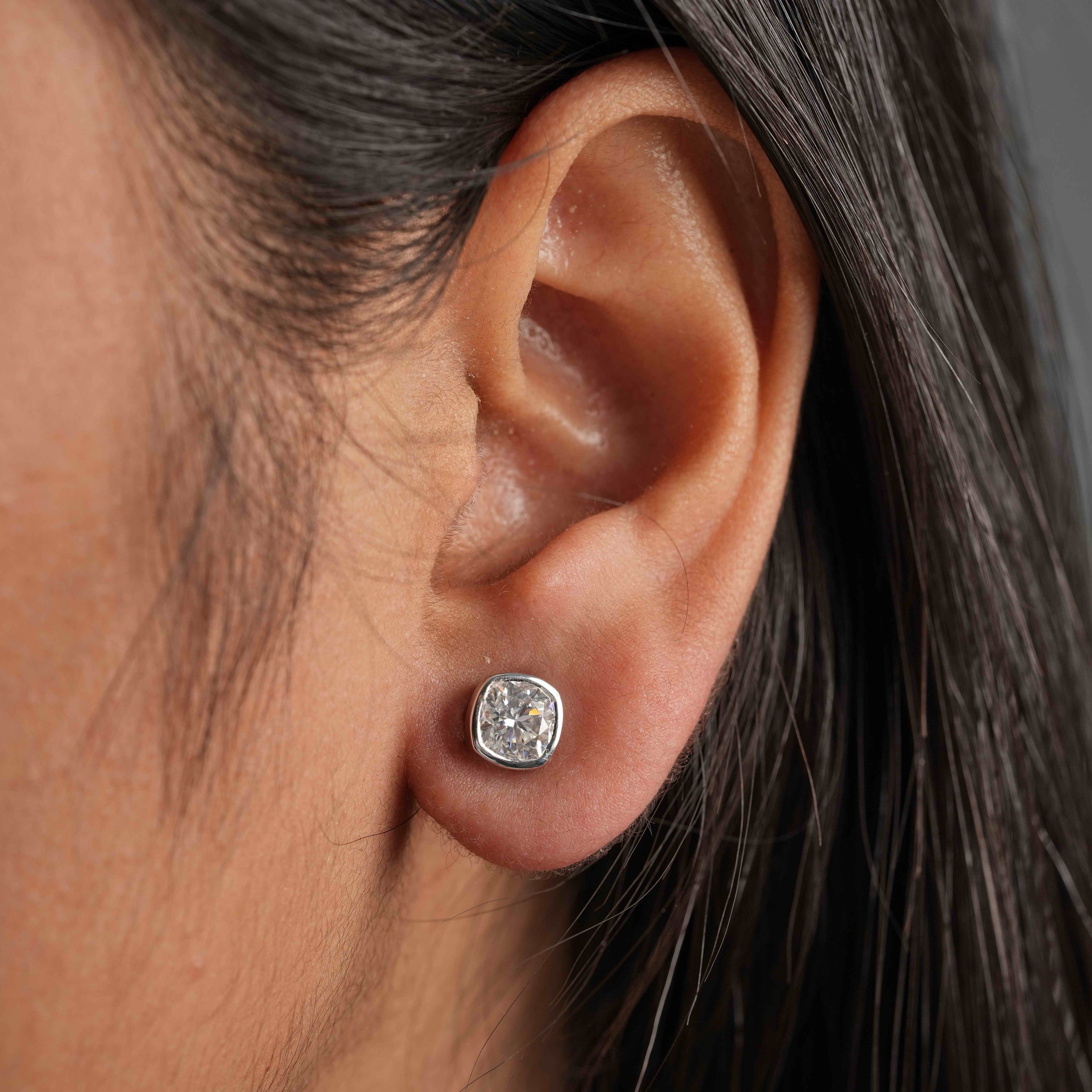 925 Sterling Silver Cushion Square Shaped Moissanite Diamond Bezel Setting Earring ( 1 Pair )