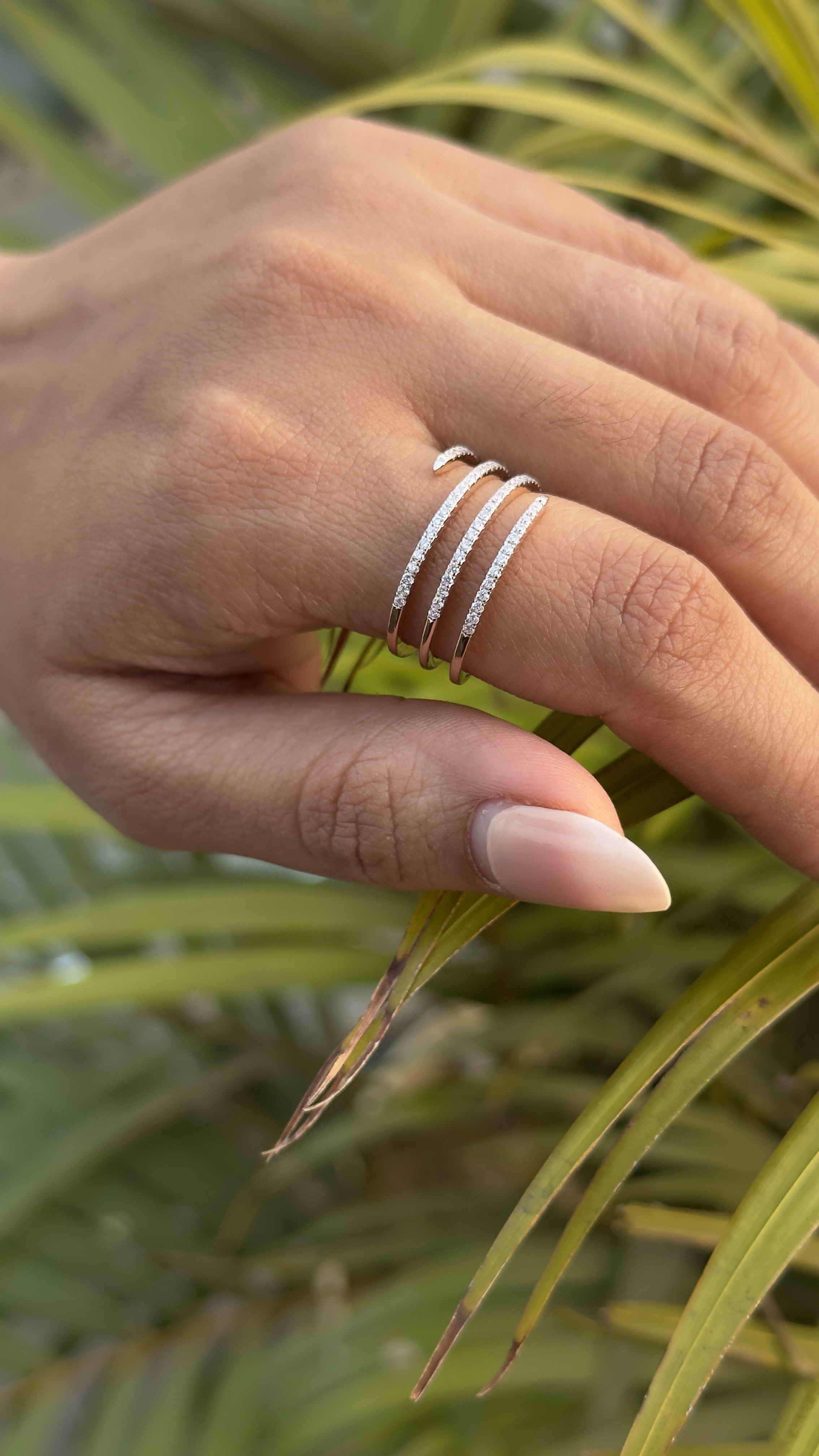 925 Sterling Silver Spiral Moissanite Diamond Ring