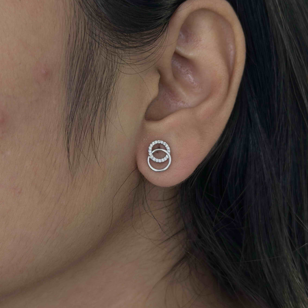 Interlocking Circle Drop Earrings (1 Pair)