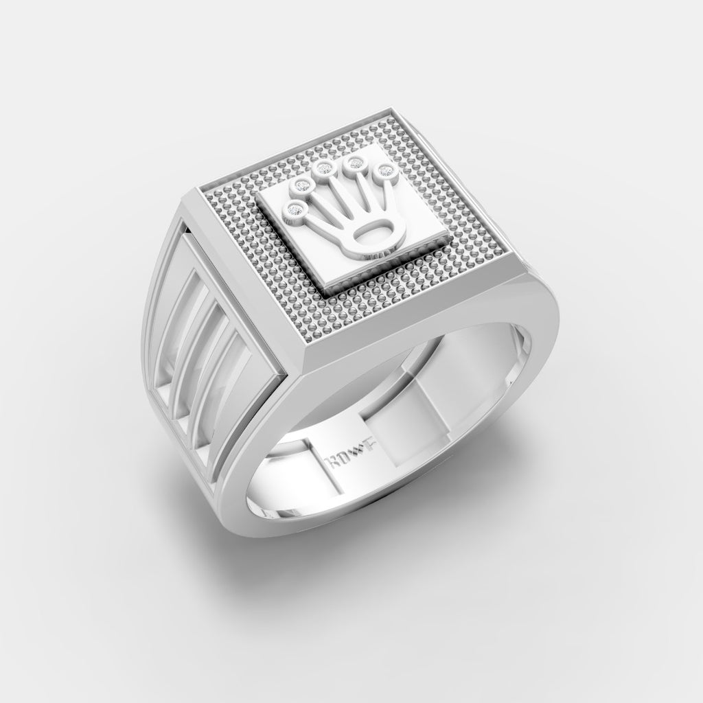 Crown Design Square Ring – Royal Style with a Modern Edge