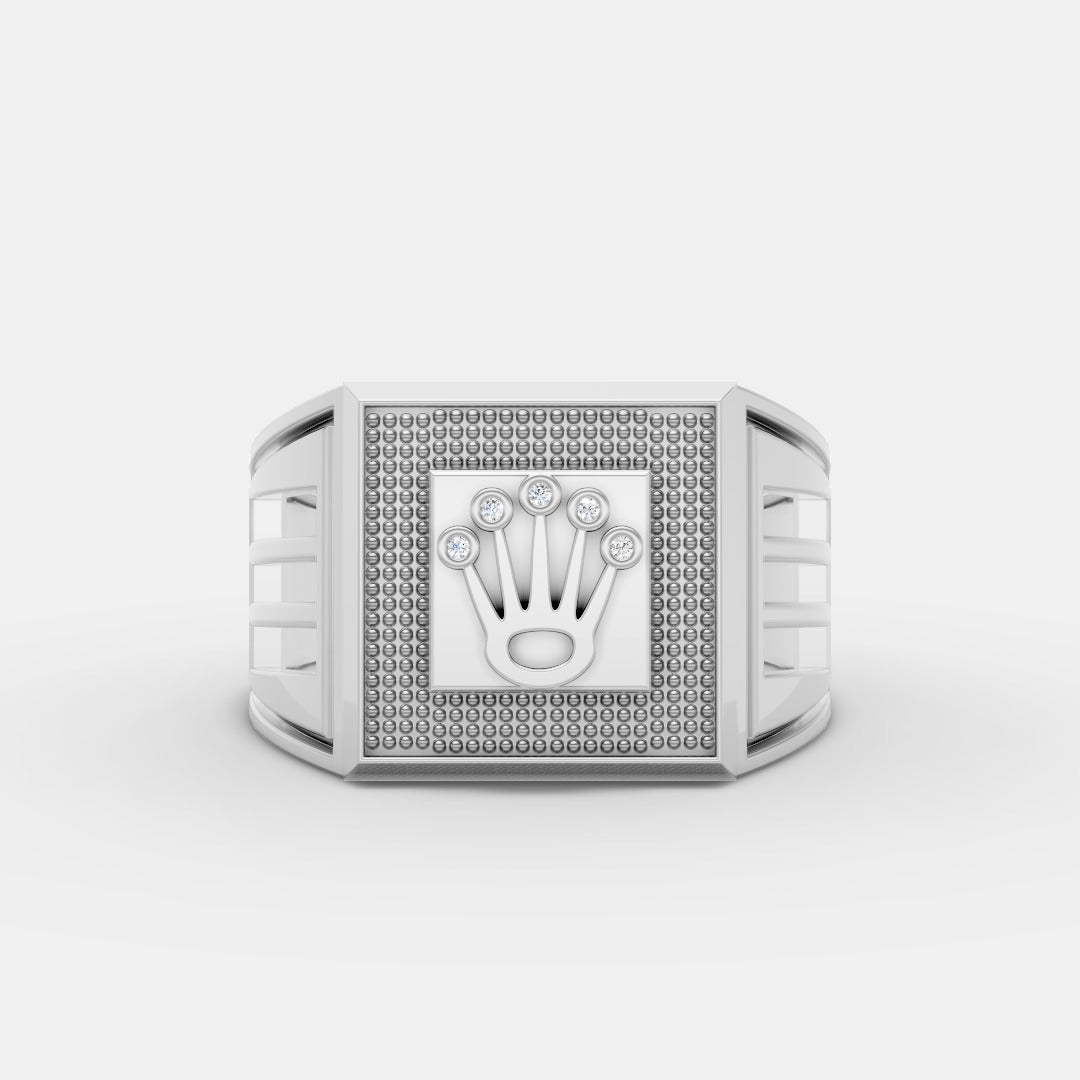 Crown Design Square Ring – Royal Style with a Modern Edge