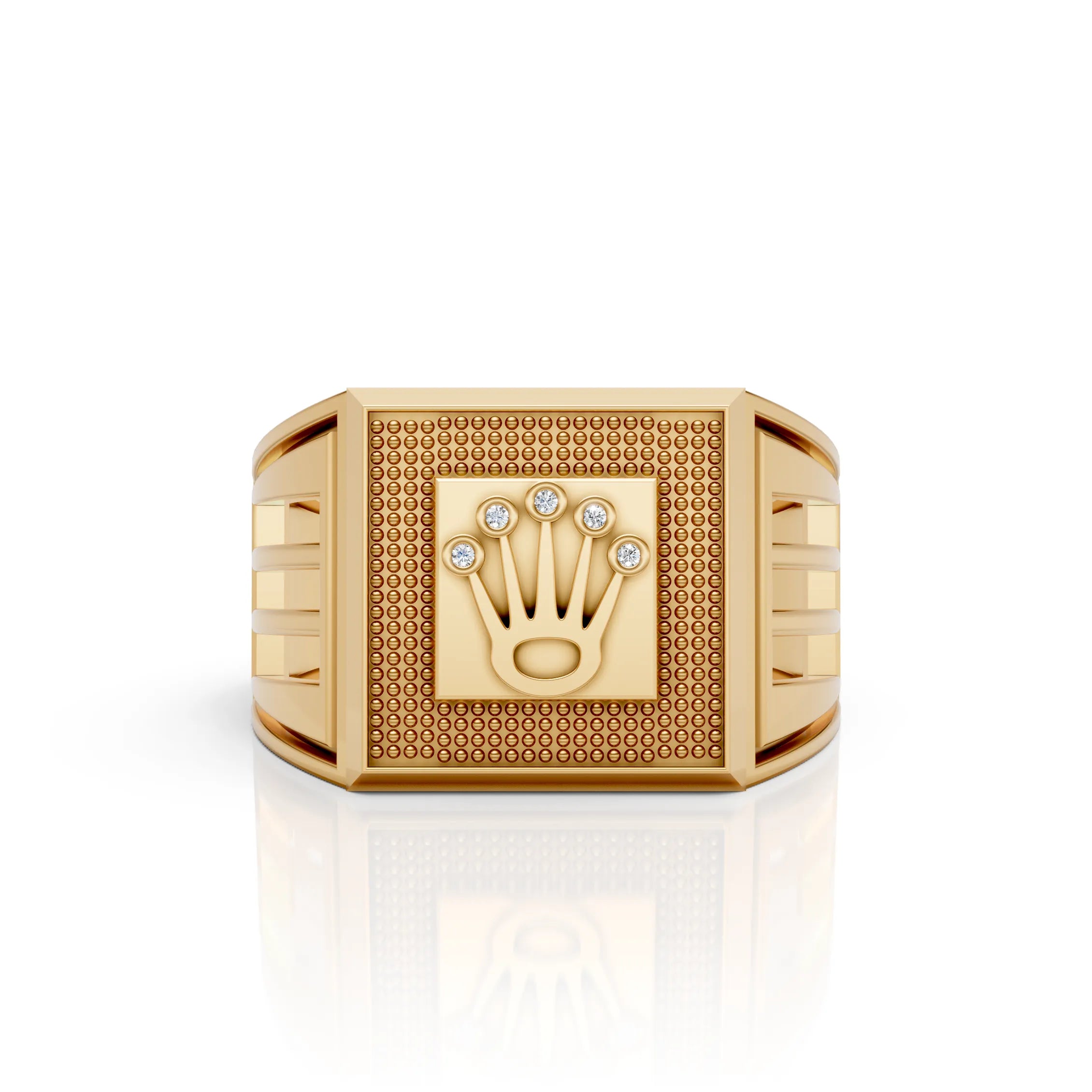 Crown Design Square Ring – Royal Style with a Modern Edge