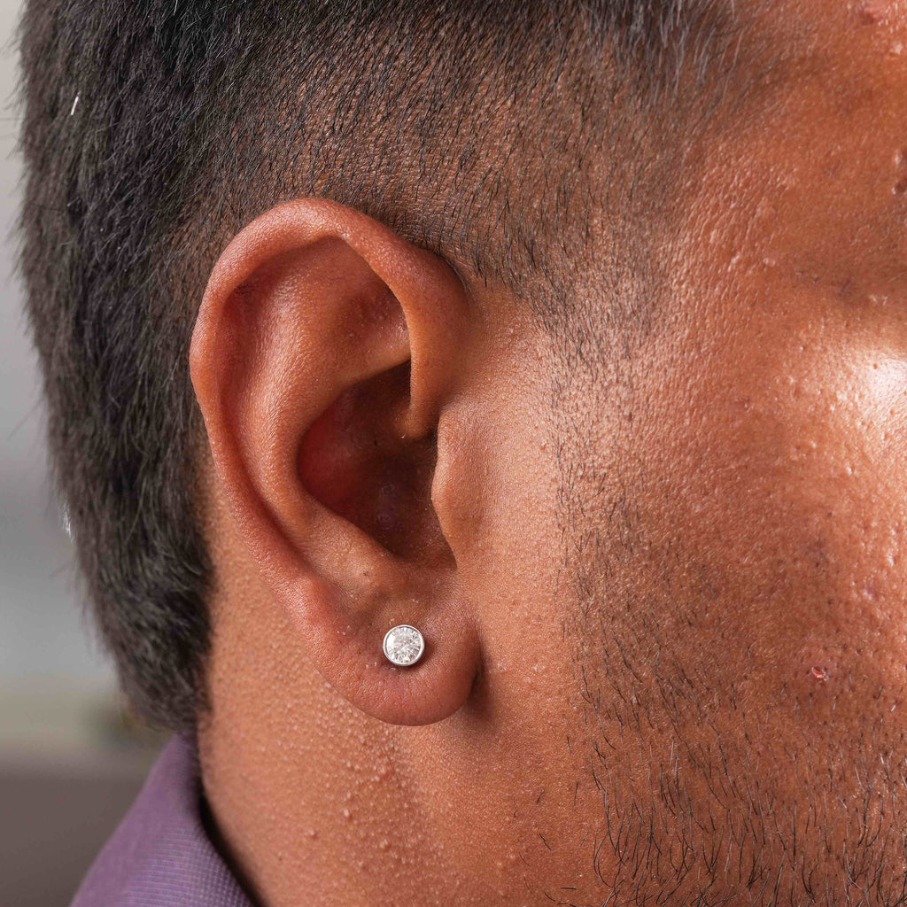 Round Bezel Stud ( 1 PC)